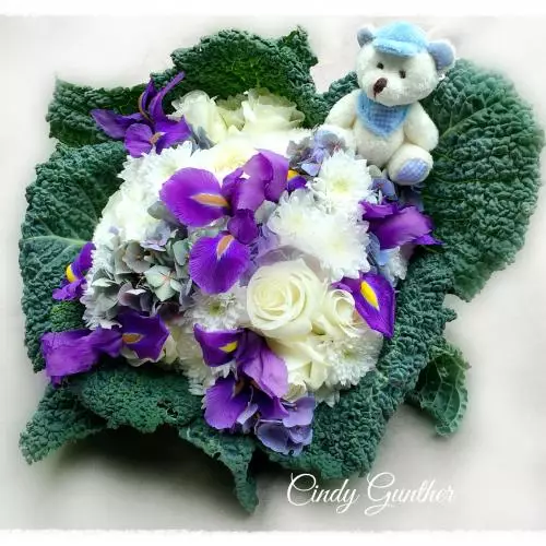 Sent-bon fleurs sur fond bleu marin - Créations Mamy-Mawy
