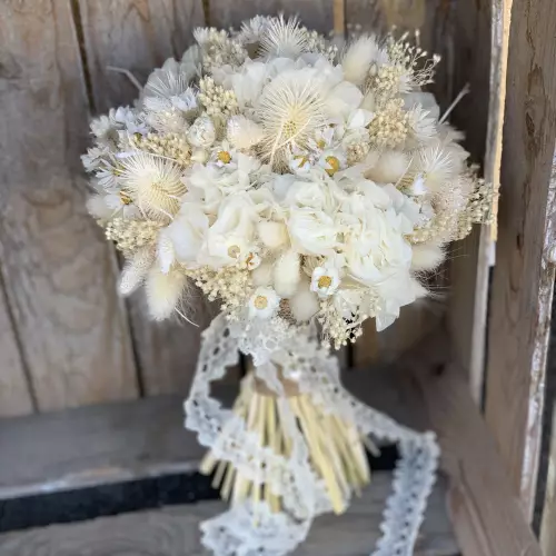 Bouquet de mariée de fleurs séchées