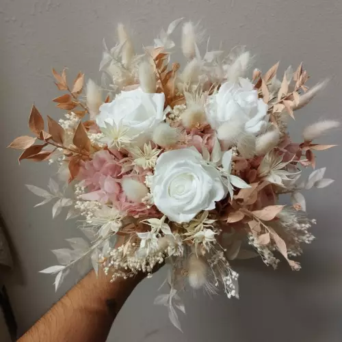 Bouquet de mariée en fleurs stabilisées