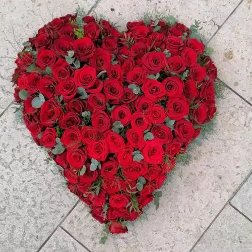 Coeur de 130 Roses. Diamètre 60cm. 495€