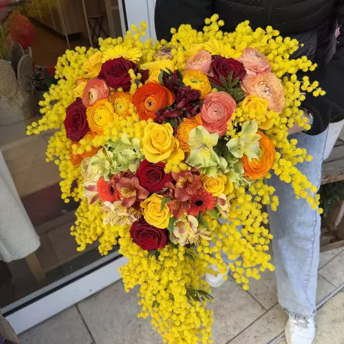 Shop Flowers And Balloon'S